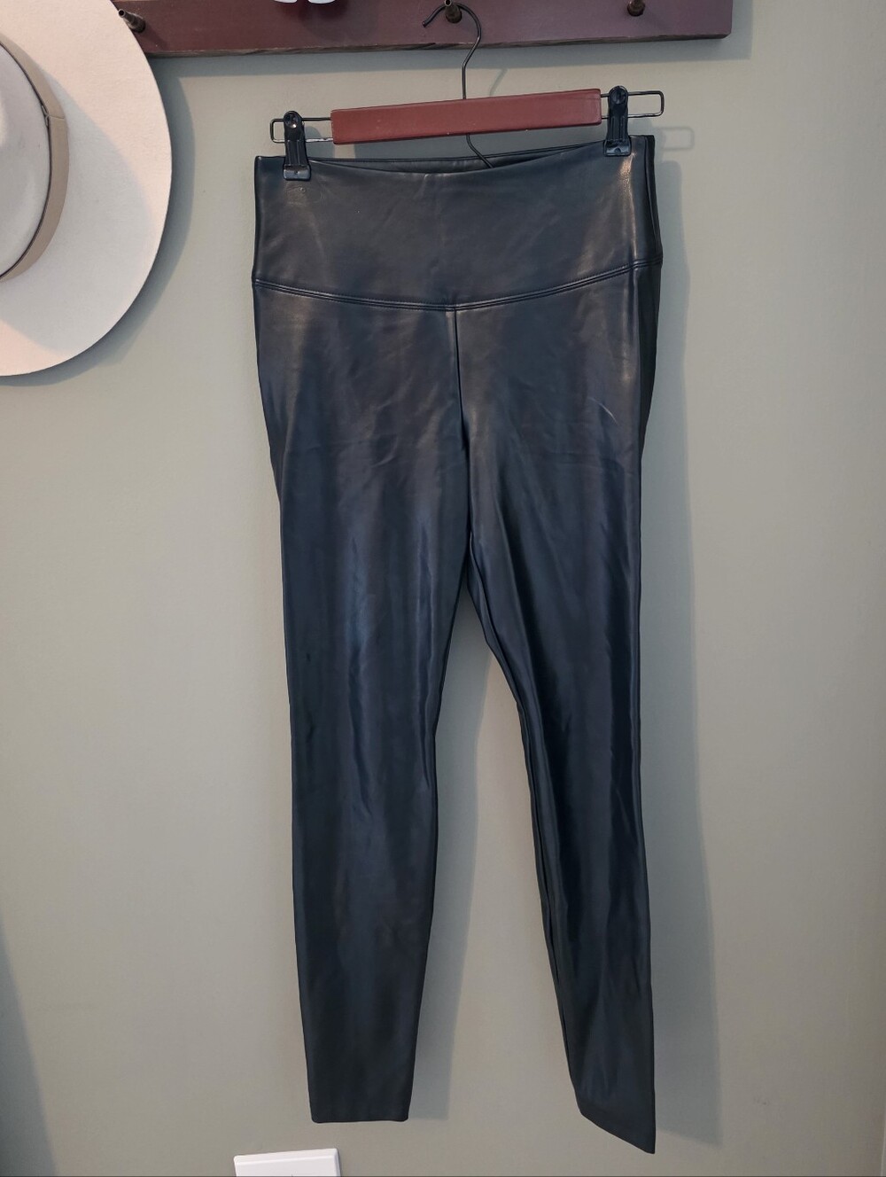 White House Black Market The Runway Legging Faux Leather Minimalist Career